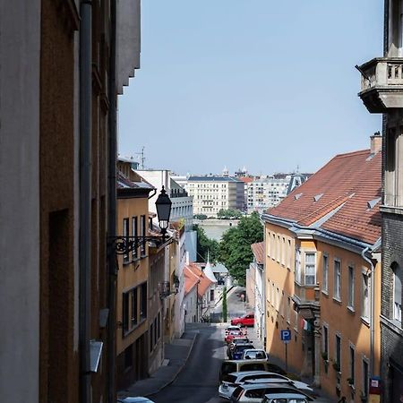 Comfy New Apartment At Castle Budapest Bagian luar foto