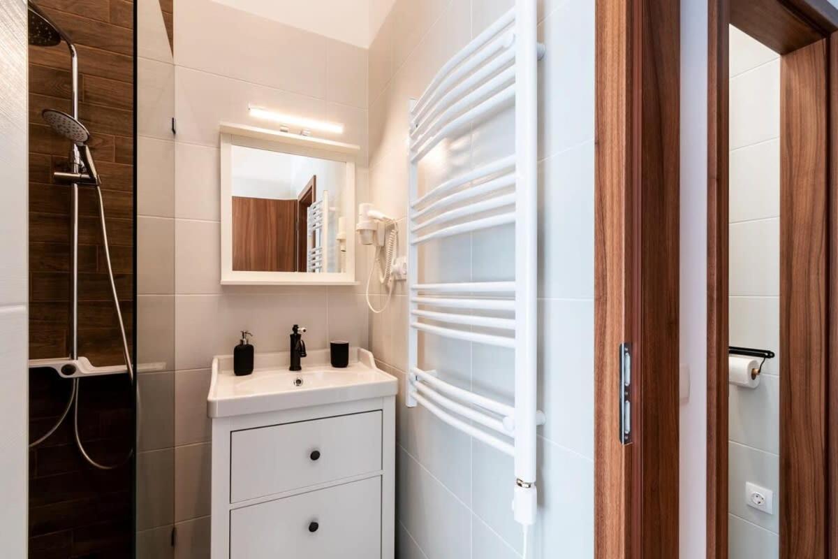 Comfy New Apartment At Castle Budapest Bagian luar foto