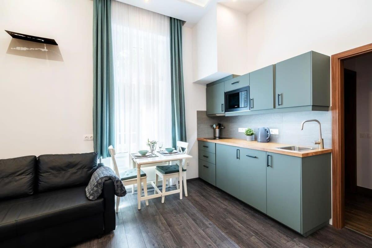 Comfy New Apartment At Castle Budapest Bagian luar foto