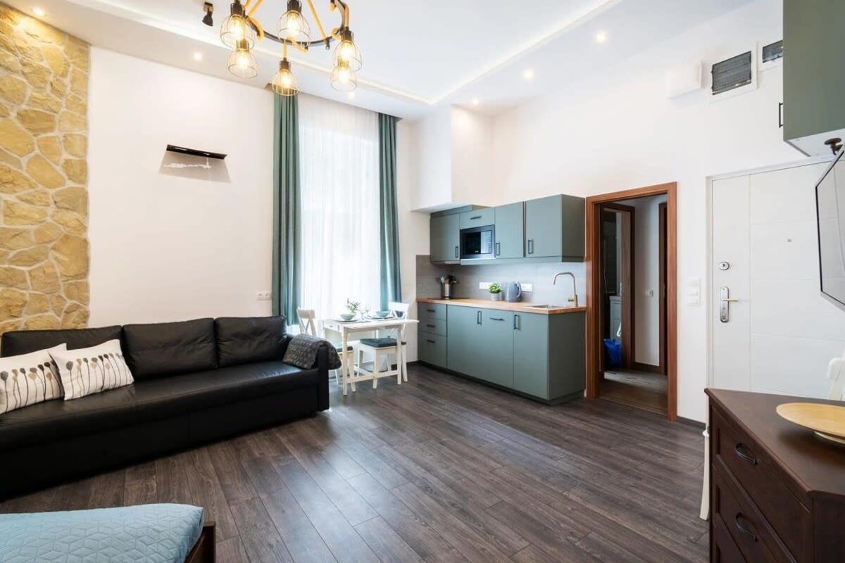 Comfy New Apartment At Castle Budapest Bagian luar foto